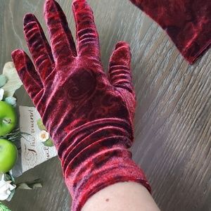 Burgundy wine velvet victorian roses pattern stretch gloves La Crasia sm/med